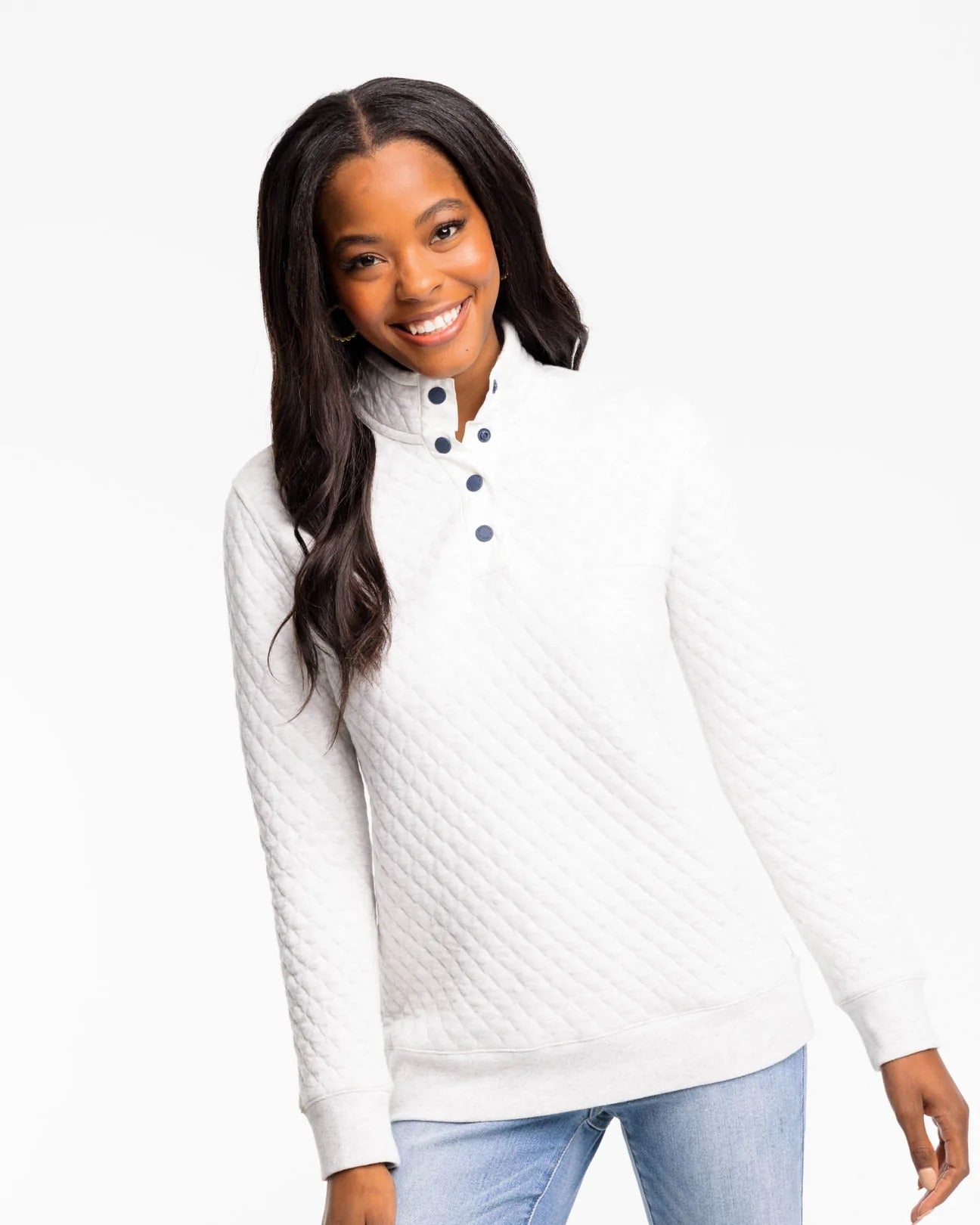 http://jakestoggery.com/cdn/shop/products/makenzie-heather-quilted-pullover-heather-marshmallow-front-southern-tide.jpg?v=1668438257