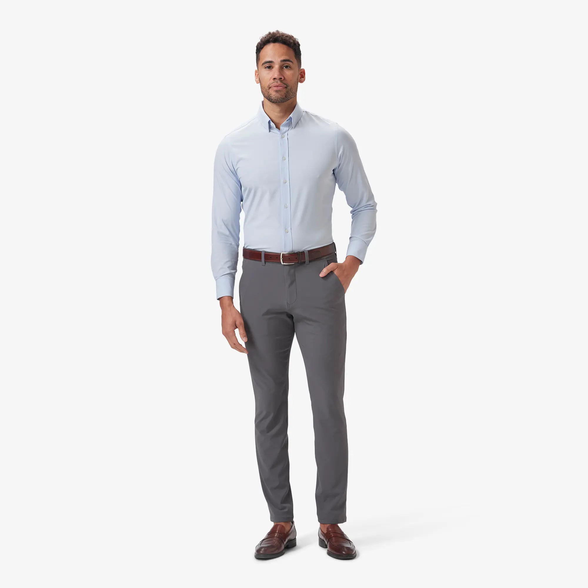 Mizzen+Main Helmsman Chino Pant in color charcoal.