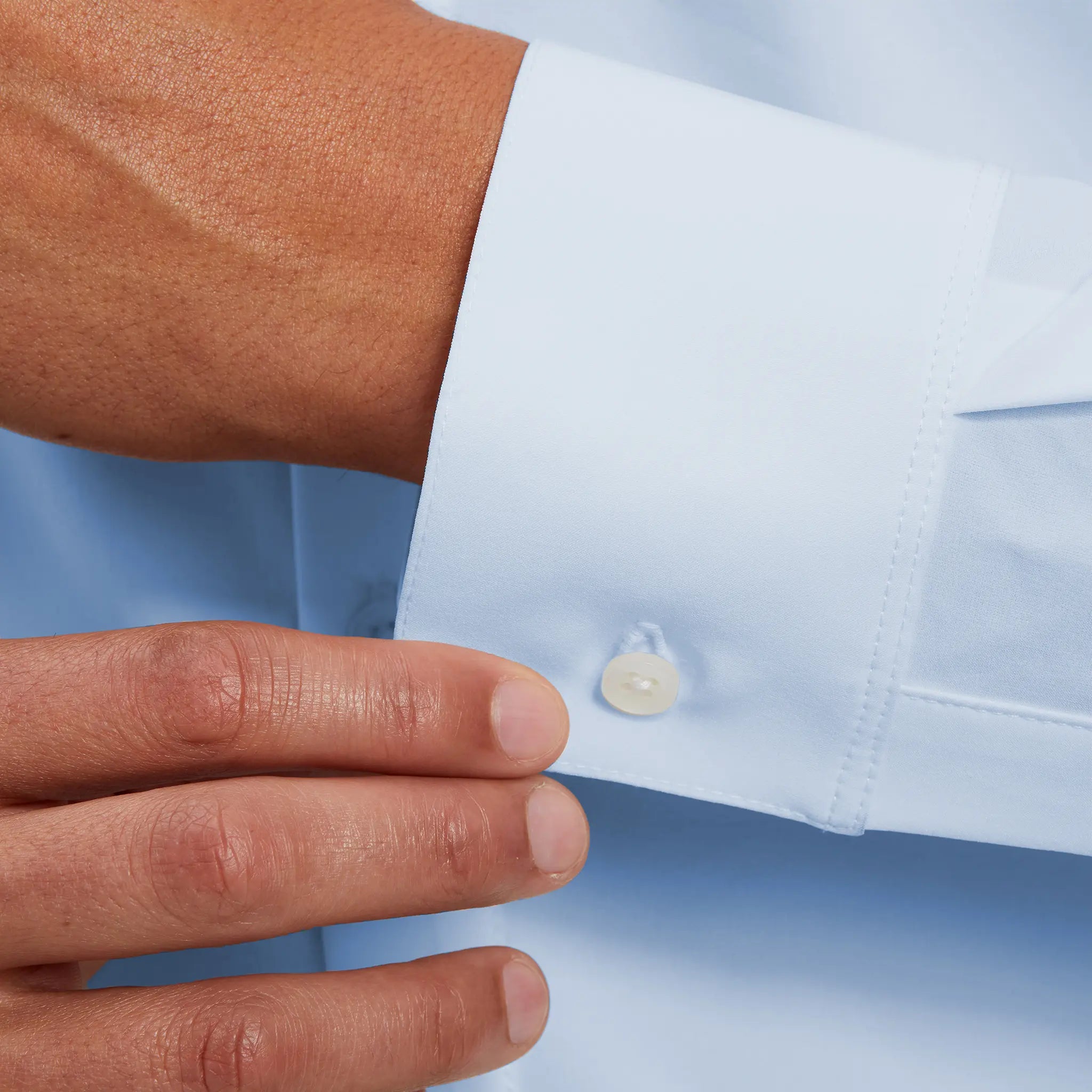 Mizzen+Main Leeward Dress Shirt in Light Blue.