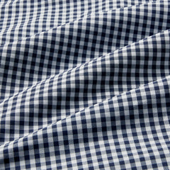 Front of the leeward no tuck dress shirt from Mizzen+Main. Shown in the color Aluminum Gingham.