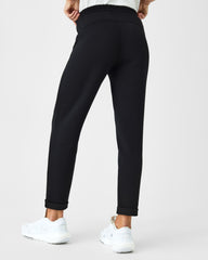 Spanx Airessentials Tapered Pant | Very Black