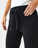 Spanx Airessentials Tapered Pant | Very Black