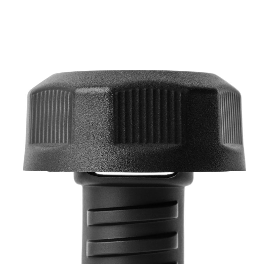 YETI Roadie 32 Wheeled Cooler in Navy.