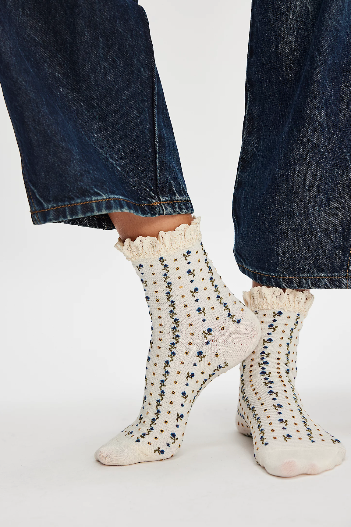 Rosebud Waffle Knit Ankle Sock