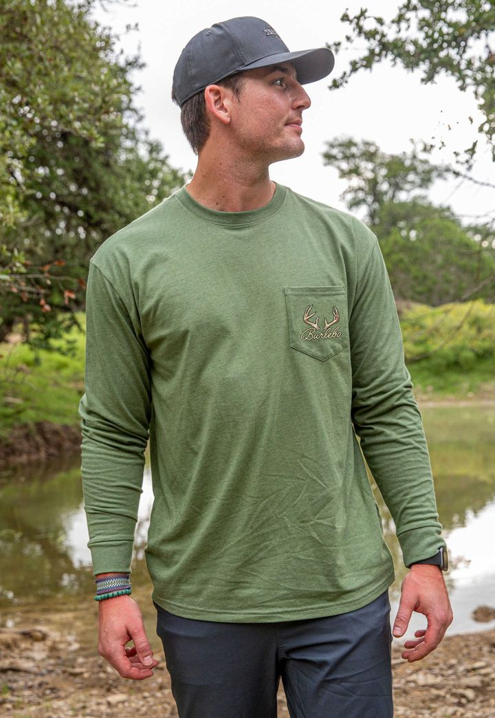 Men's Arrowhead Deer Long Sleeve Tee