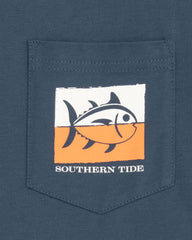 Southern Tide Men's Short Sleeve Duel Color Skipjack Tee, chest pocket view.