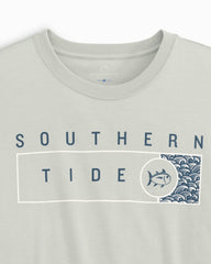 The logo of a Men's Heather Southern Tide Way Fill T-Shirt